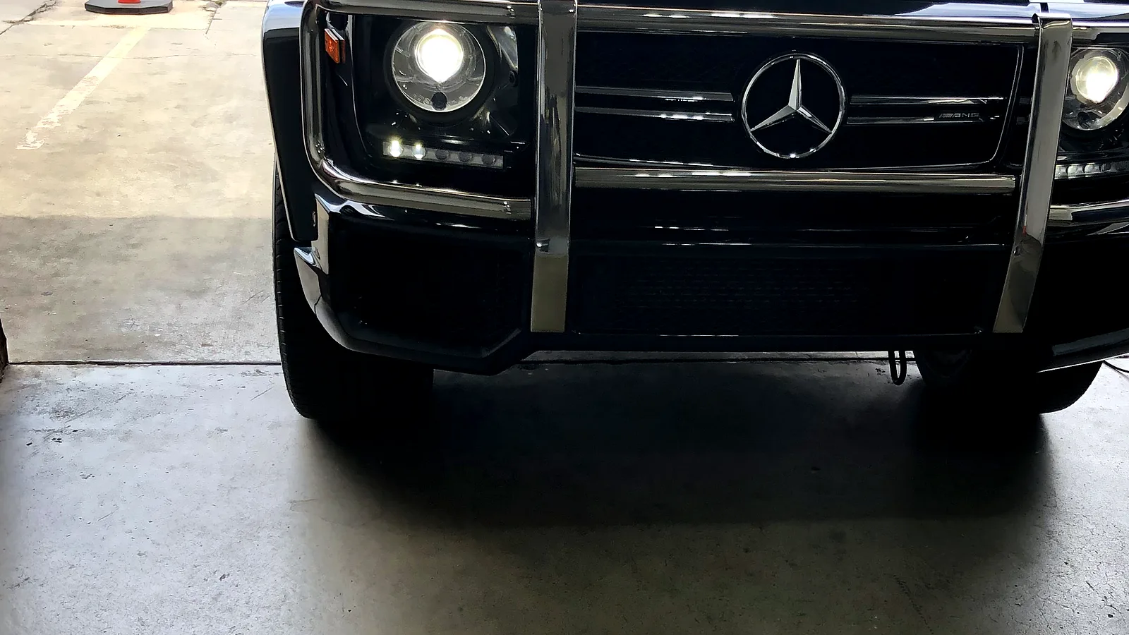 Diesel smog check in Escondido, CA: Mercedes-Benz G-Class with the hood open in our bay